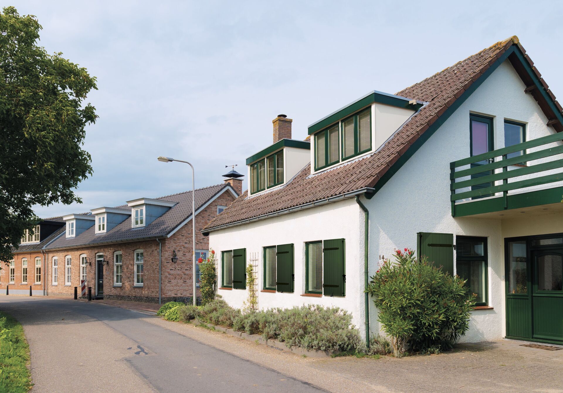 Volet-battant-pvc-lames-clipsees-collees-plaxees-28-mm-min