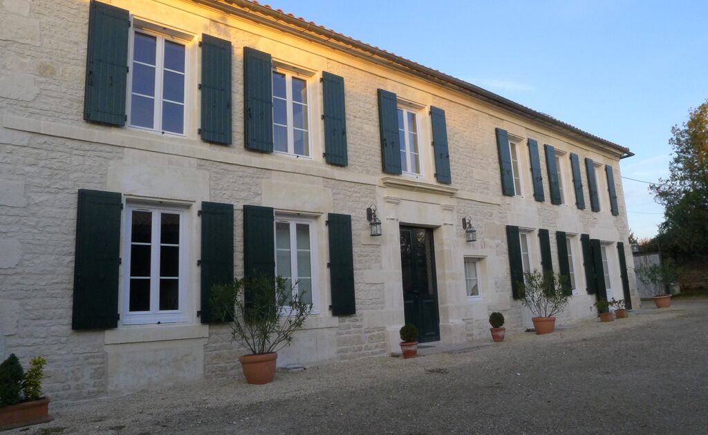 Volet-battant-composites-poseidon-1024x630px