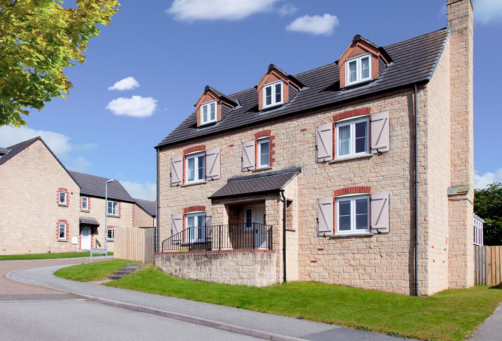 Volet-battant-pvc-lames-clipsees-collees-plaxees-28-mm-1-min