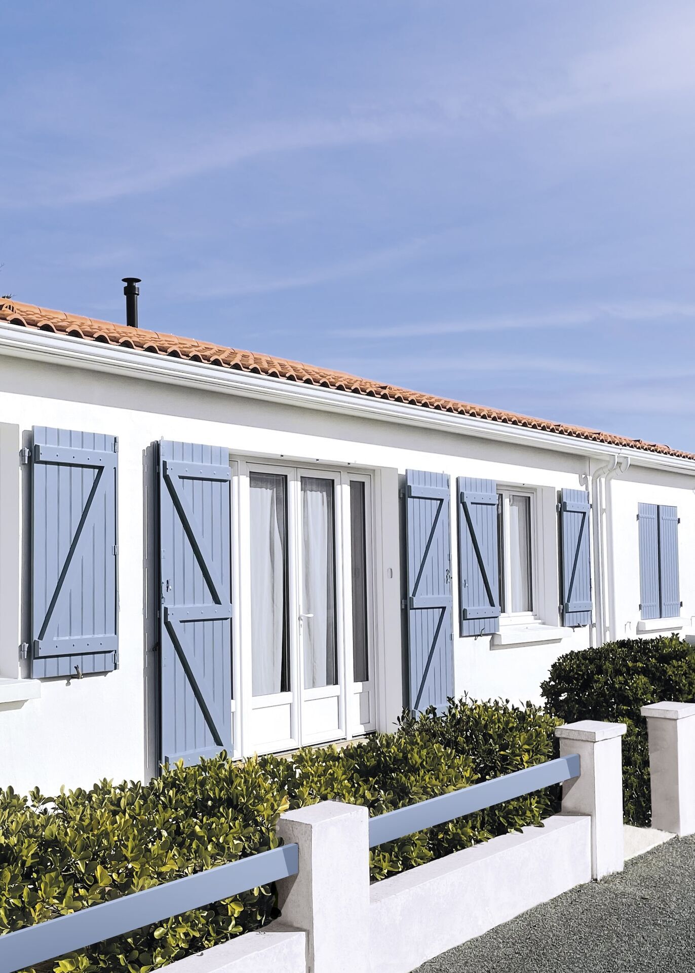 Volet-battant-aluminium-extrude-24-mm-min